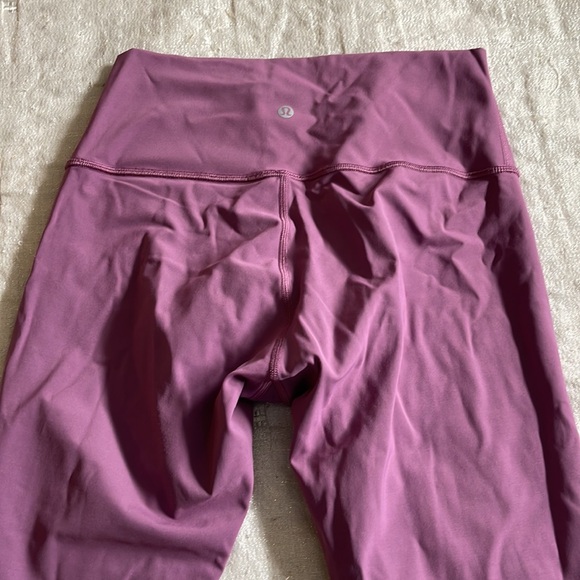 Lululemon leggings size 6 hardly worn - Picture 2 of 2